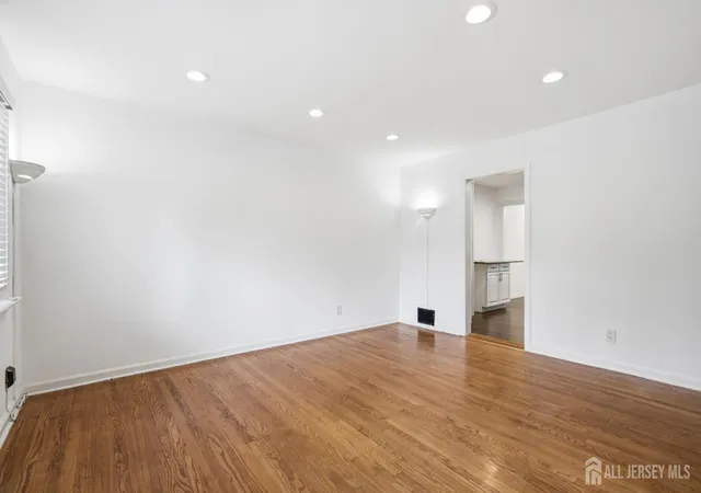5th image of 1026 Bashford Ave, Union, NJ 07083 | MLS# 2700603R
