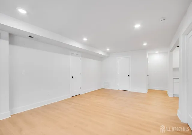 4th image of 304 College Dr, Edison, NJ 08817 | MLS# 2701428R