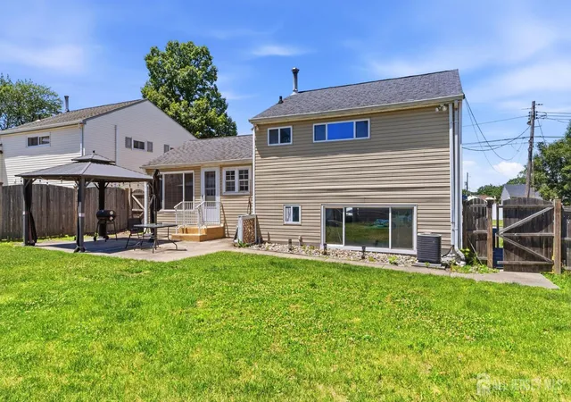 Homes for sale in Sayreville, NJ | 4 Dunlap Dr, Sayreville, NJ 08859 | MLS# 2616350R