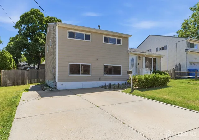 Homes for sale in Sayreville, NJ | 4 Dunlap Dr, Sayreville, NJ 08859 | MLS# 2616350R