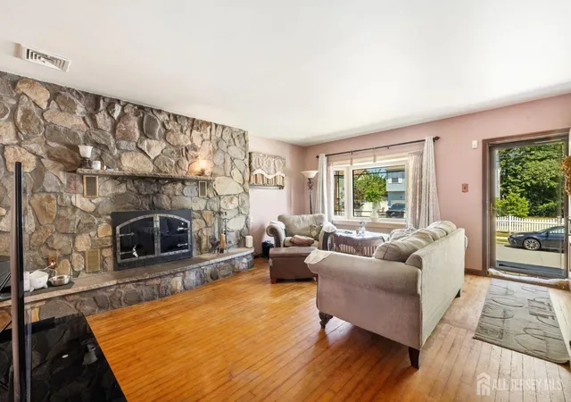 Homes for sale in Woodbridge Proper, NJ | 12 Linden St, Woodbridge Proper, NJ 08863 | MLS# 2618385R