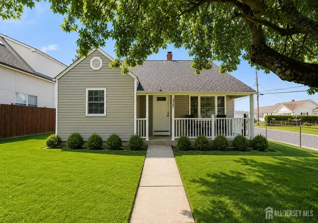 2nd image of 327 Woodland Ave, South Amboy, NJ 08879 | MLS# 2701263R