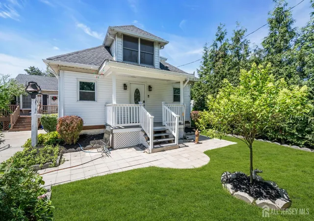 3rd image of 133 Summerhill Rd, Spotswood, NJ 08884 | MLS# 2703319R