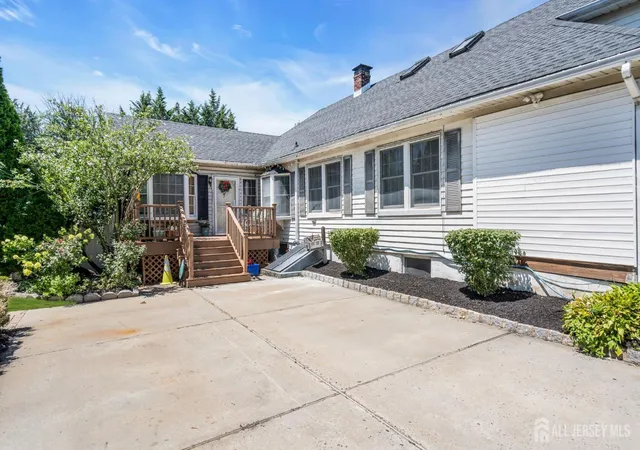 4th image of 133 Summerhill Rd, Spotswood, NJ 08884 | MLS# 2703319R