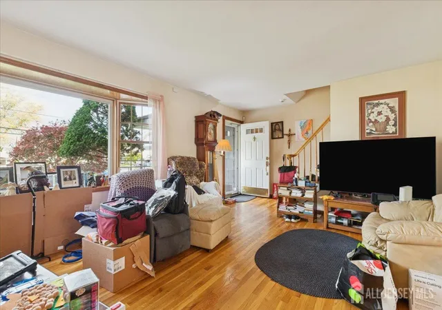 4th image of 28 Debra Pl, Sewaren, NJ 07077 | MLS# 2703452R