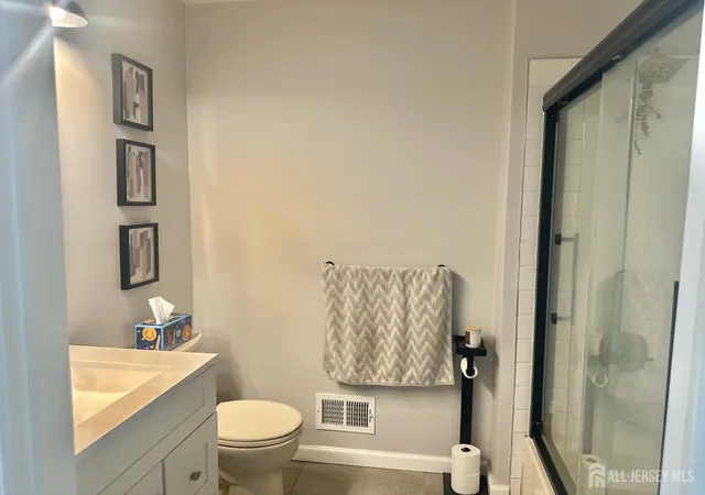 3rd image of 41 Brighton Wy, North Brunswick, NJ 08902 | MLS# 2701089R