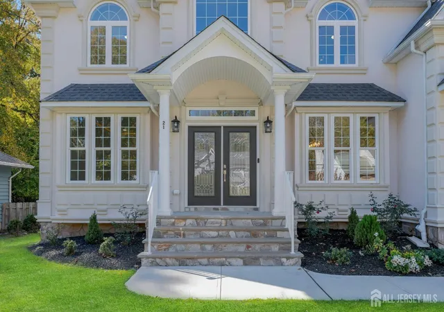 2nd image of 21 King St, Edison, NJ 08820 | MLS# 2617702R