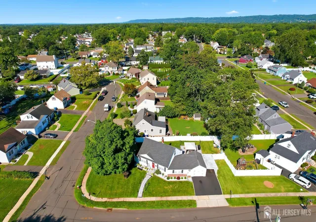 Photo 3 of Single family home for sale at 52 Leeds Dr, South Plainfield, NJ 07080 | MLS# 2703154R | Listing updated on 2026-09-15