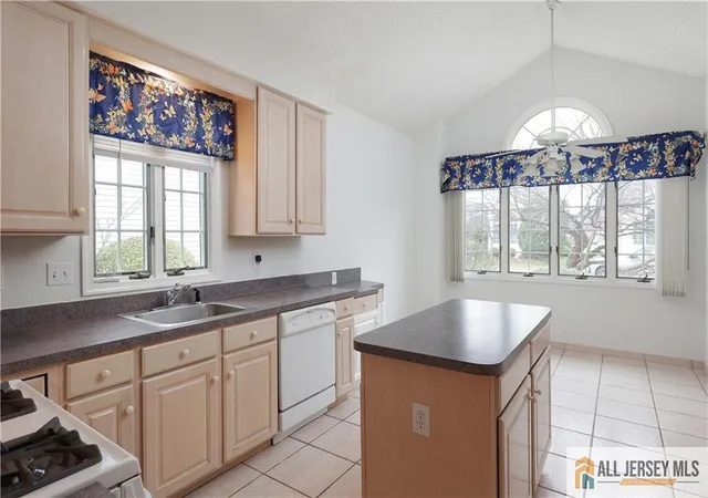 4th image of 86 Leeds Ln, Monroe Township, NJ 08831 | MLS# 2661573M