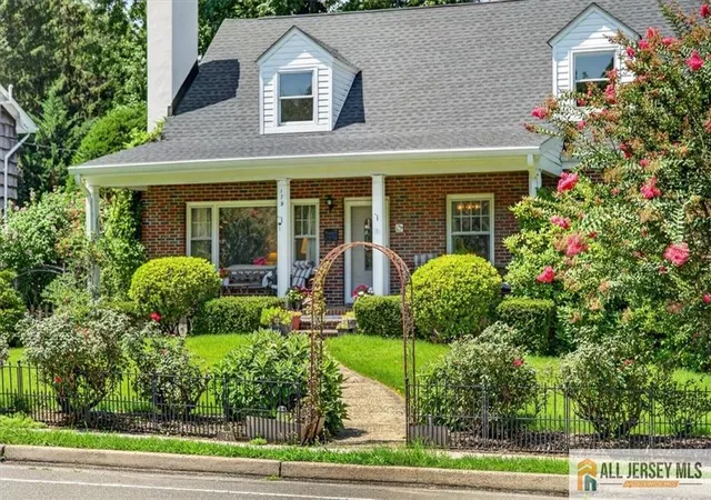 Photo 2 of Single family home for sale at 179 Lake Ave, Metuchen, NJ 08840 | MLS# 2770257M | Listing updated on 2026-09-12