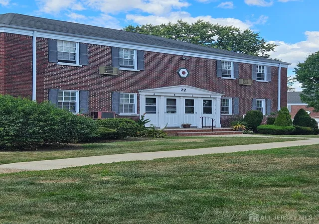 Photo 1 of Condo for sale at 22 W Roselle Ave #B, Roselle Park, NJ 07204 | MLS# 2603539R | Listing updated on 2025-10-22