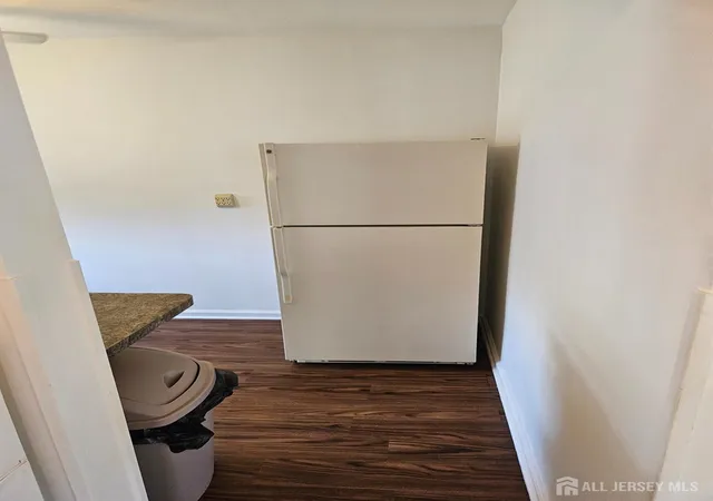 Listing Photo 4 - Condo for sale in building located at 22 W Roselle Ave, Roselle Park, NJ 07204 - Unit #B