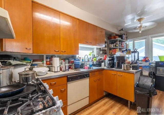 4th image of 73 Nichol Ave, New Brunswick, NJ 08901 | MLS# 2700897R