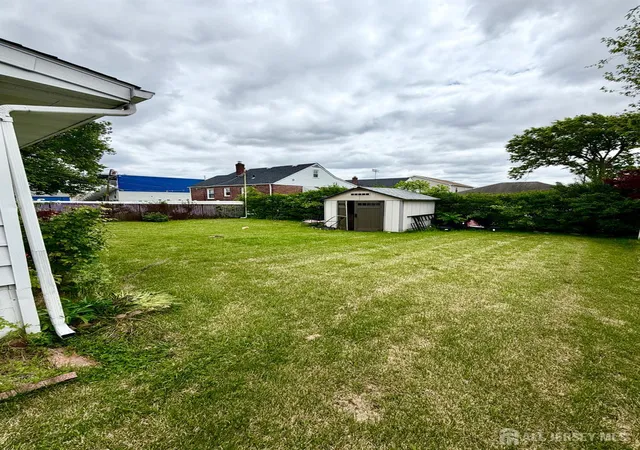 Photo 3 of Single family home for sale at 85 Hermann Ave, Carteret, NJ 07008 | MLS# 2615721R | Listing updated on 2026-09-11