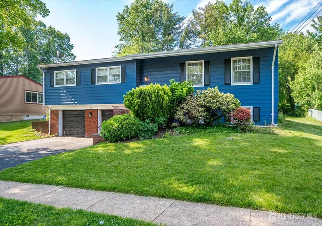 Homes for sale in Edison, NJ | 12 Gales Rd, Edison, NJ 08837 | MLS# 2614077R