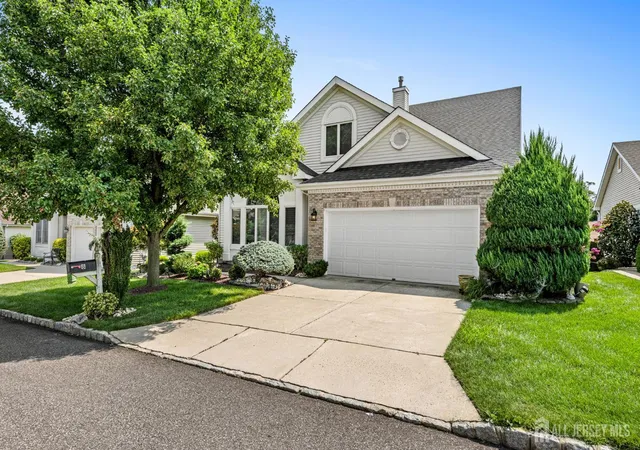 Single family home for sale at 8 Sherwood Dr, Monroe Township, NJ 08831 | MLS# 2701671R