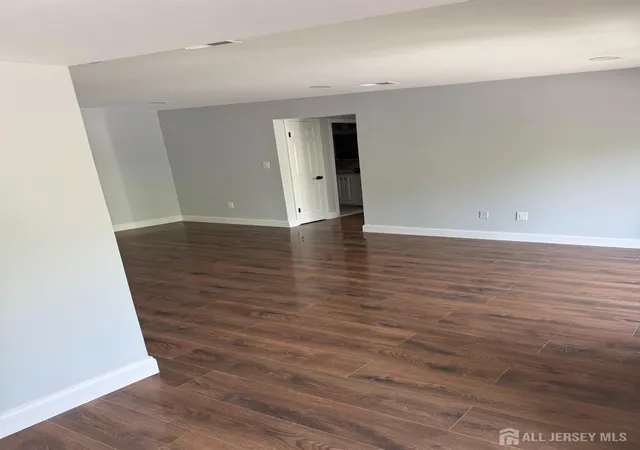 24th image of 1008 Hidden Village Dr, Perth Amboy, NJ 08861 | MLS# 2701775R