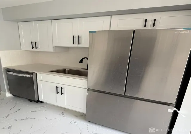 4th image of 1008 Hidden Village Dr, Perth Amboy, NJ 08861 | MLS# 2701775R