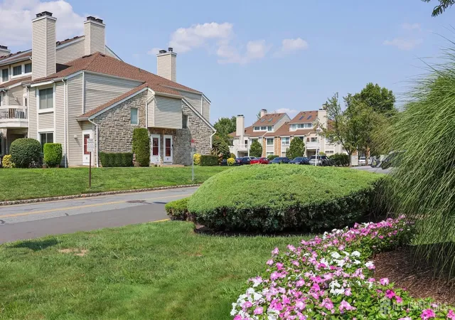2nd image of 90 Farnham Sq #290, Parlin, NJ 08859 | MLS# 2702320R