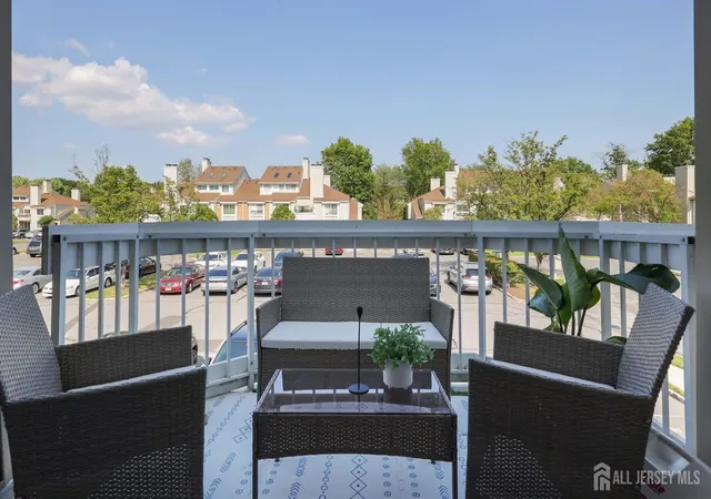 4th image of 90 Farnham Sq #290, Parlin, NJ 08859 | MLS# 2702320R