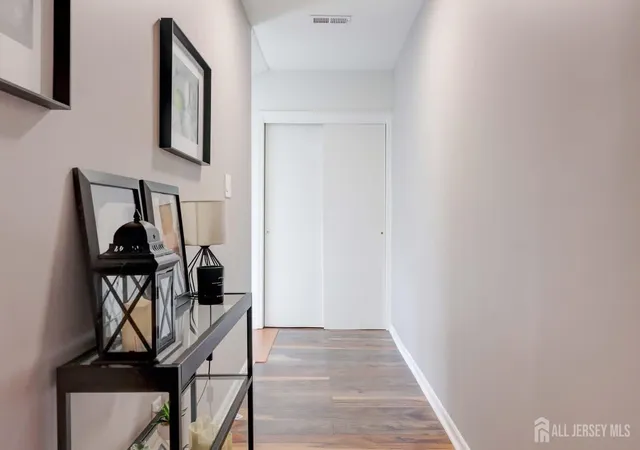 5th image of 90 Farnham Sq #290, Parlin, NJ 08859 | MLS# 2702320R