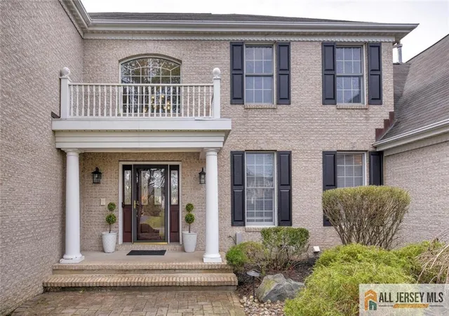 Photo 4 of Single family home for sale at 4 Stone Meadow Ct, Plainsboro, NJ 08536 | MLS# 2661584M | Listing updated on 2026-04-13