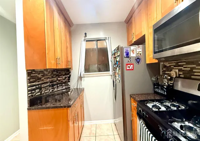 4th image of 12 Palm Ct, Edison, NJ 08820 | MLS# 2702037R