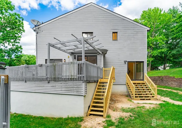 41st image of 7 Firethorn Ct, East Brunswick, NJ 08816 | MLS# 2617701R