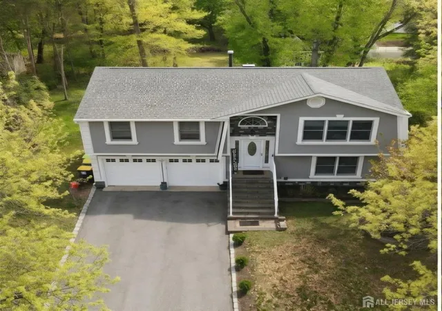 Homes for sale in Franklin Twsp, NJ | 46 Heather Dr, Franklin Twsp, NJ 08873 | MLS# 2700424R