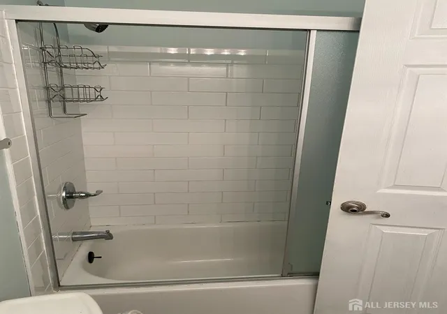 5th image of 264 Palombi Ct, East Brunswick, NJ 08816 | MLS# 2615097R