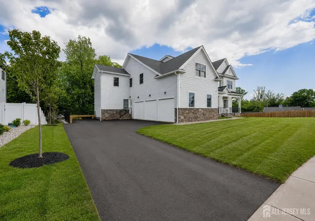 2nd image of 11 Scarlet Dr, Piscataway, NJ 08854 | MLS# 2702147R