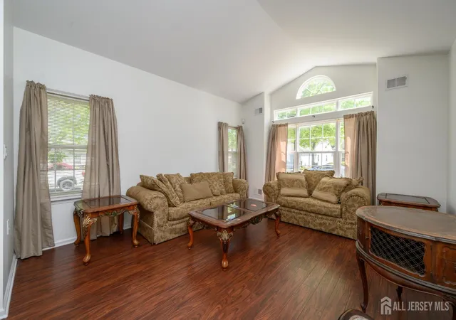 4th image of 70 Vineyard Ct, Monroe Township, NJ 08831 | MLS# 2614794R