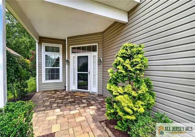 Photo 3 of Single family home for sale at 15 Monarch Rd, Monroe Township, NJ 08831 | MLS# 2770152M | Listing updated on 2026-08-31