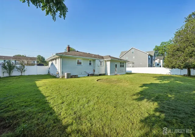 3rd image of 125 Cedar St, Colonia, NJ 07067 | MLS# 2702472R