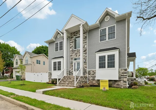 Photo 3 of Single family home for sale at 239 Suttons Ln, Edison, NJ 08817 | MLS# 2703170R | Listing updated on 2026-08-29