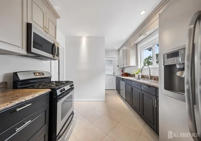 5th image of 742 Dunellen Ave, Dunellen, NJ 08812 | MLS# 2702544R