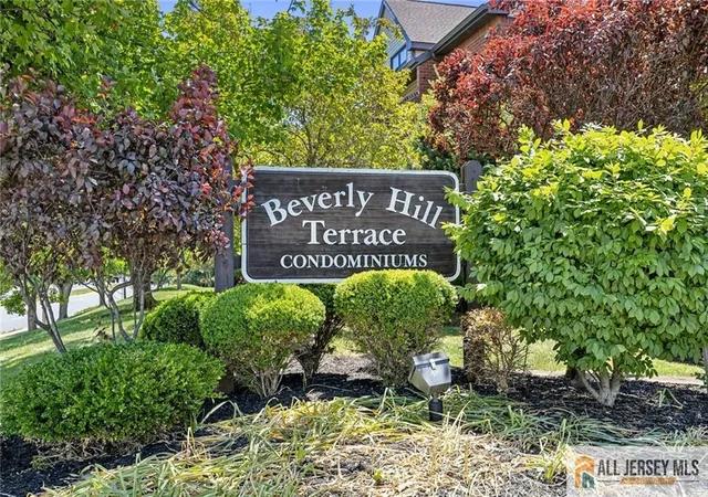 Homes for sale in Woodbridge Proper, NJ | 121 Beverly Hills Ter #B, Woodbridge Proper, NJ 07095 | MLS# 2662255M