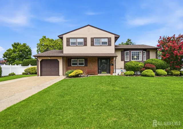 Photo 1 of Single family home for sale at 34 Marcia St, Parlin, NJ 08859 | MLS# 2702179R | Listing updated on 2026-08-18