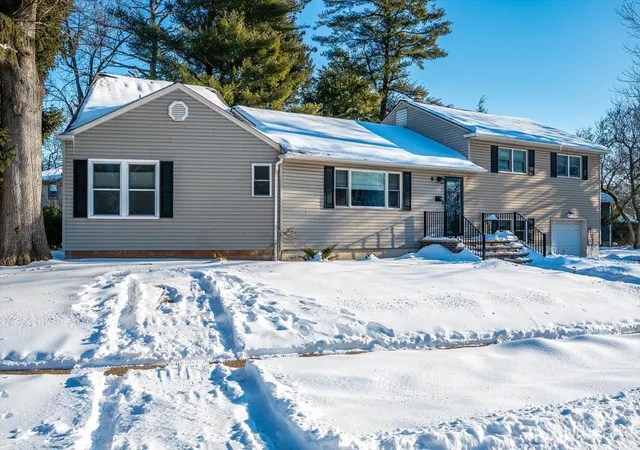 Photo 2 of Single family home for sale at 9 Olden Rd, Edison, NJ 08817 | MLS# 2610058R | Listing updated on 2026-07-31