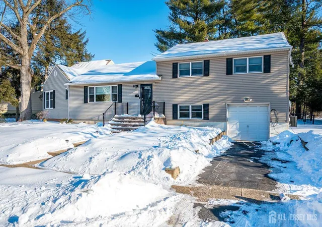 Photo 3 of Single family home for sale at 9 Olden Rd, Edison, NJ 08817 | MLS# 2610058R | Listing updated on 2026-07-31