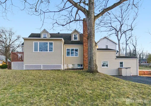 Homes for sale in Watchung, NJ | 83 Mountain Blvd, Watchung, NJ 07069 | MLS# 2608229R