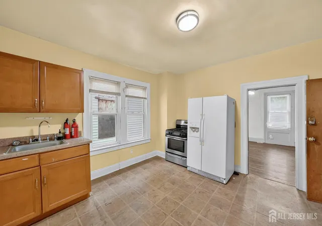 4th image of 128 Suydam St, New Brunswick, NJ 08901