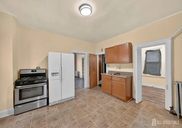 5th image of 128 Suydam St, New Brunswick, NJ 08901