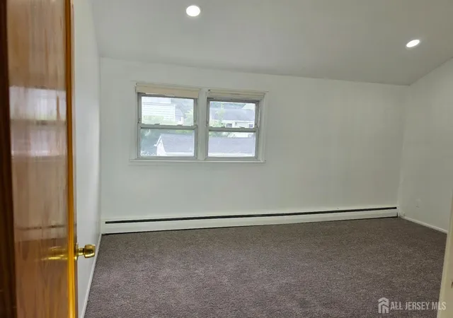 4th image of 9 Florence Dr, Parlin, NJ 08859 | MLS# 2700562R