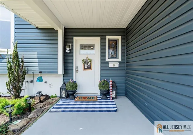 Photo 3 of Single family home for sale at 25 Fanwood Dr, Sayreville, NJ 08872 | MLS# 2770009M | Listing updated on 2026-07-15