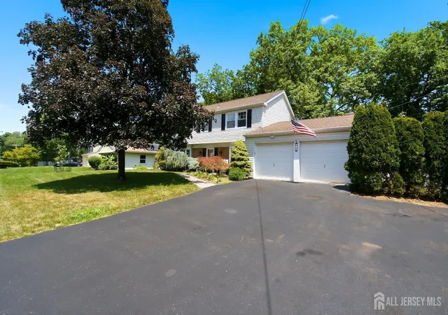 Homes for sale in Franklin, NJ | 13 Abbott Rd, Franklin, NJ 08873 | MLS# 2617832R