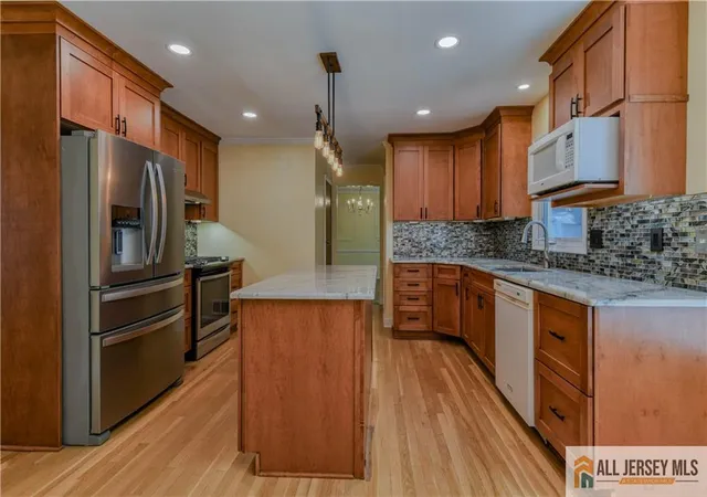 Photo 4 of Single family home for sale at 2 Kohlhepp Ave, Milltown, NJ 08850 | MLS# 2660450M | Listing updated on 2025-10-10