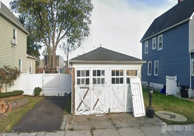 Photo 1 of Single family home for sale at 84 Heald St, Carteret, NJ 07008 | MLS# 2702451R | Listing updated on 2026-08-14