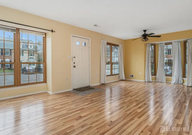 3rd image of 382 Hadleigh Ln, North Brunswick, NJ 08902 | MLS# 2612723R
