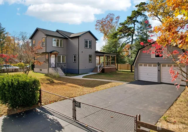 Photo 2 of Single family home for sale at 102 Fernhead Ave, Spotswood, NJ 08884 | MLS# 2607126R | Listing updated on 2025-11-14